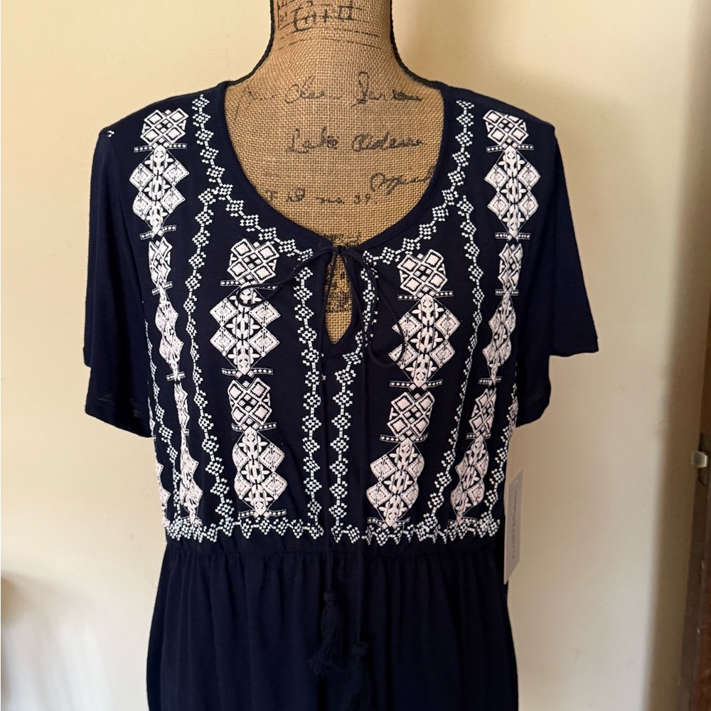 Tempted Hearts Blue and White Graphic Tie Front Blouse - Picture 2 of 3